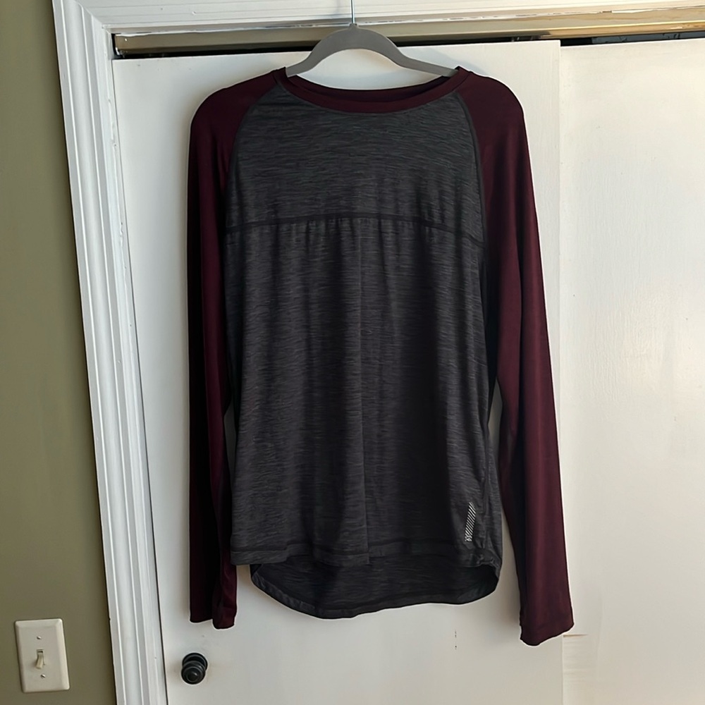 Men’s American Eagle Extreme flex long sleeve shirt, size Large